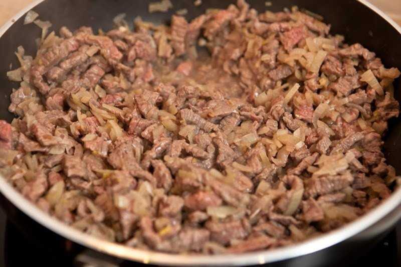 Как приготовить бефстроганов из свинины — 5 пошаговых рецептов с фото