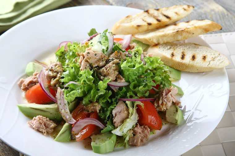 Салат с тунцом консервированным – топ лучших рецептов, самые вкусные и быстрые + фото