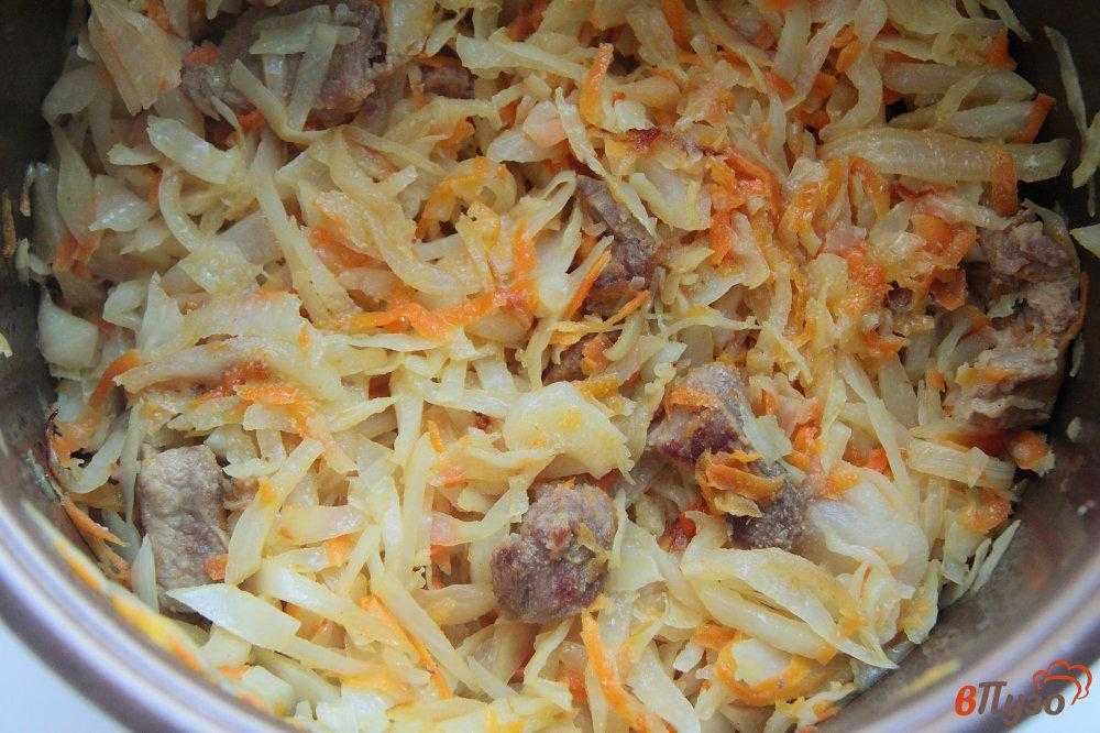 Тушеная капуста с мясом и картошкой