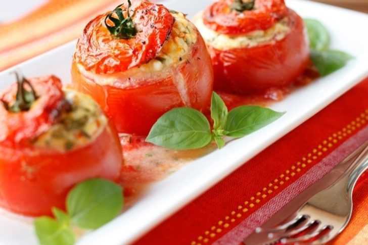 Фаршированные помидоры – 6 простых и вкусных рецептов