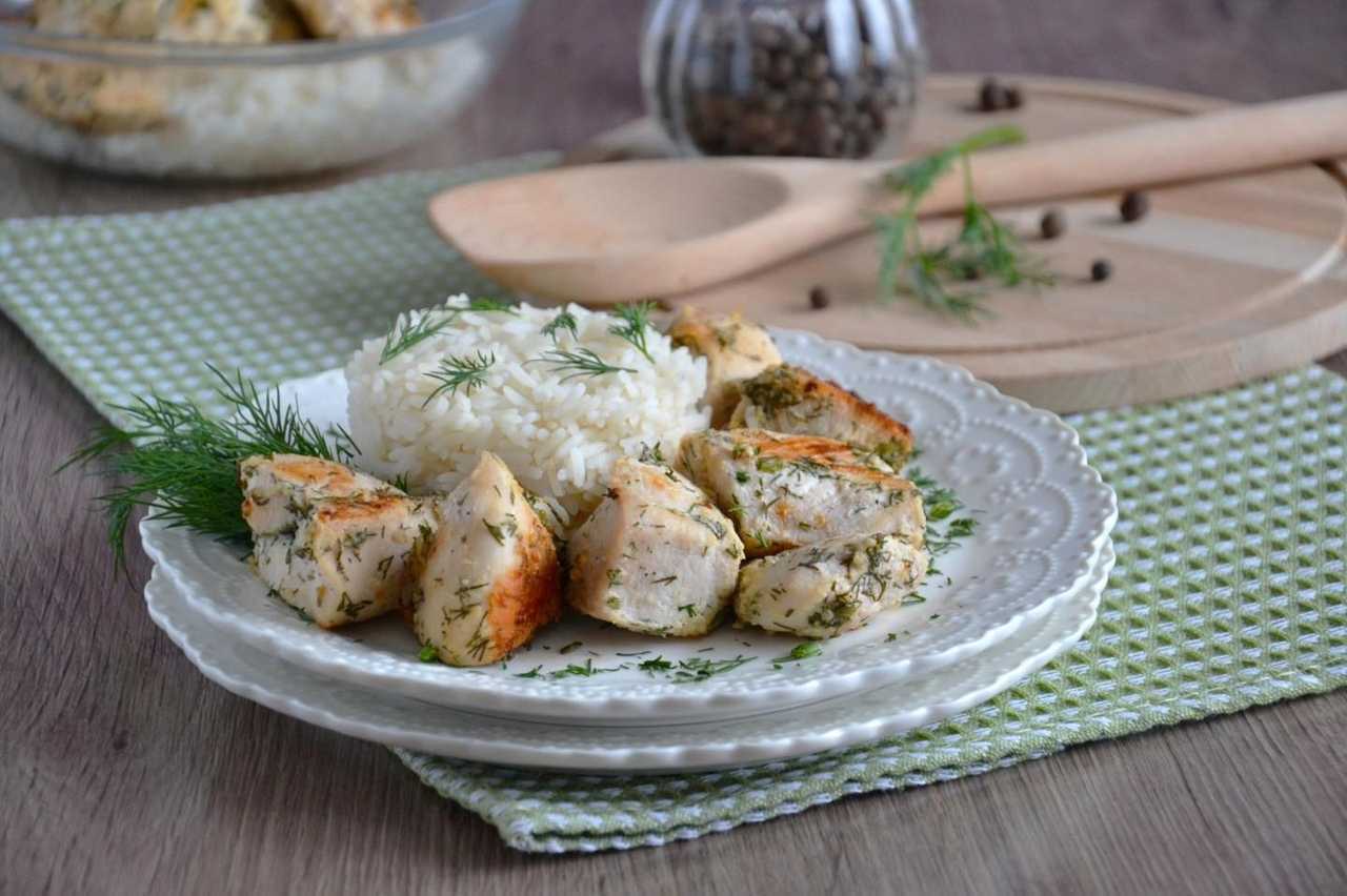 Курица в кефире в духовке - несколько рецептов приготовления