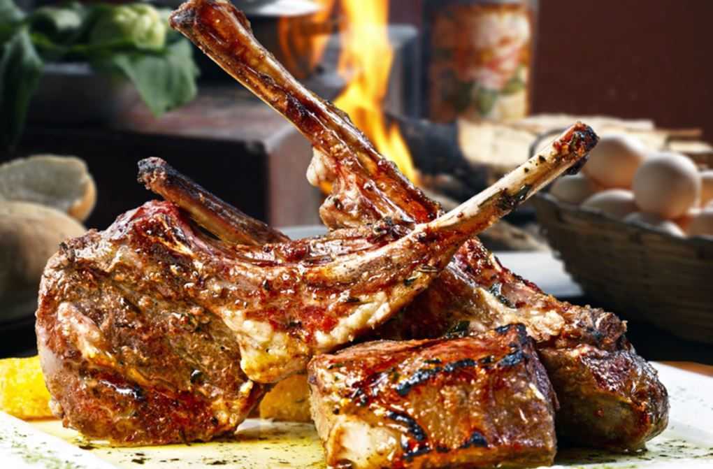 Карри из баранины – это очень вкусное и ароматное мясное блюдо родом из Индии Готовить его очень легко и просто и оно не только не отнимет у вас много времени, но и принесет вам удовольствие его готовить Благодаря разнообразию специй и овощных добавок, ко
