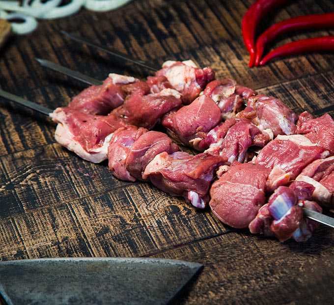Шашлык по-кавказски — 8 самых вкусных рецептов от шеф-поваров с мировым именем