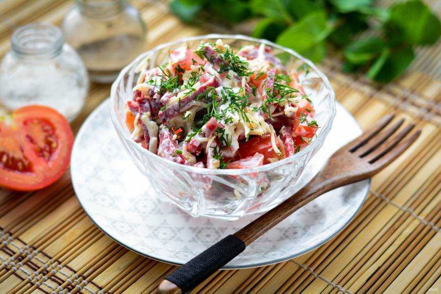 Восточный салат с мясом – кулинарная классика