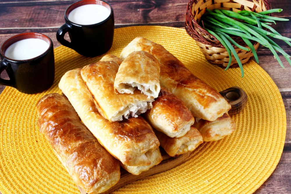 Пирожки из слоеного теста — простые и вкусные рецепты в духовке
