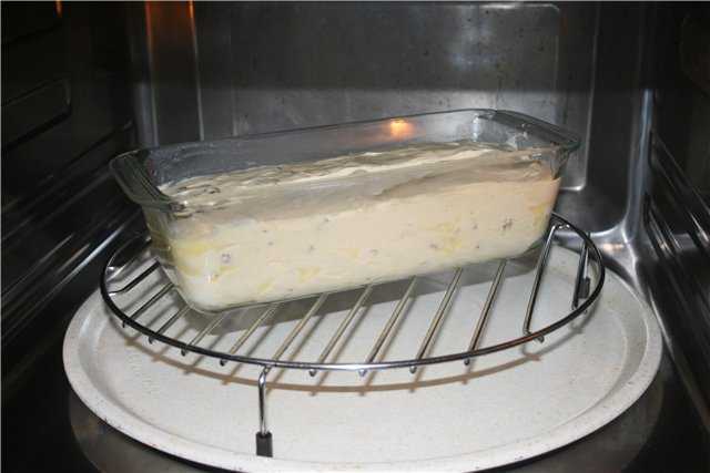 Можно запекать в стеклянной посуде. Пирог в стеклянной форме. Форма для выпечки запеканки. Стеклянная форма для хлеба. Пирог в стеклянной форме в духовке.