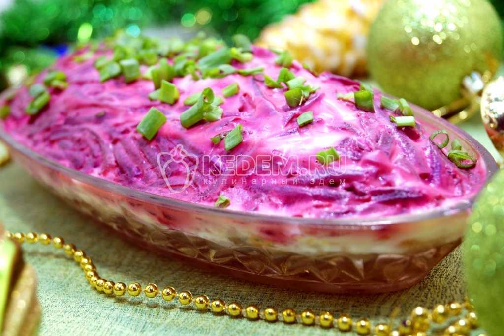 Селедка под шубой с яблоком - это вкусно!