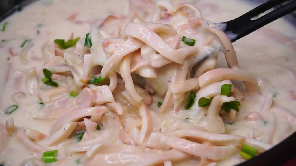 Жареные кальмары с луком - очень вкусные рецепты