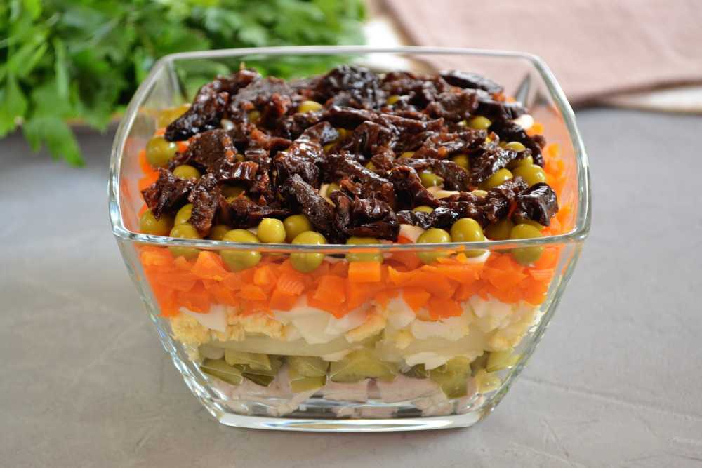 Салат с черносливом в сметане -пошаговый рецепт с фото