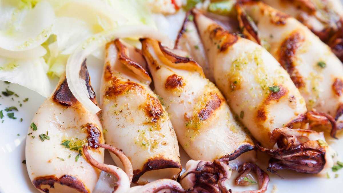 Как пожарить кальмаров на сковороде? рецепт приготовления