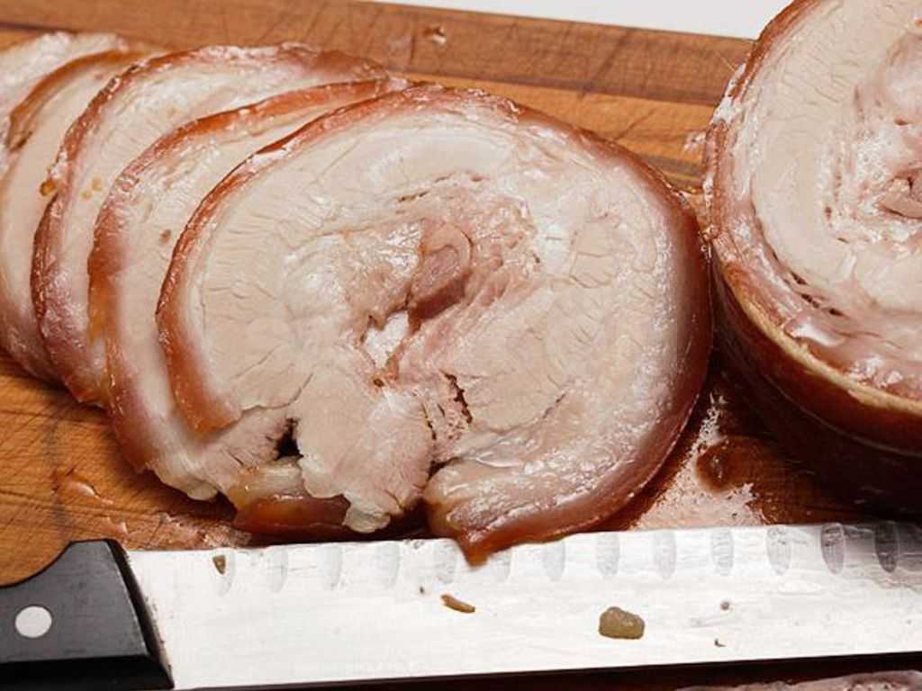 Как сварить сало в луковой шелухе? 7 самых вкусных рецептов