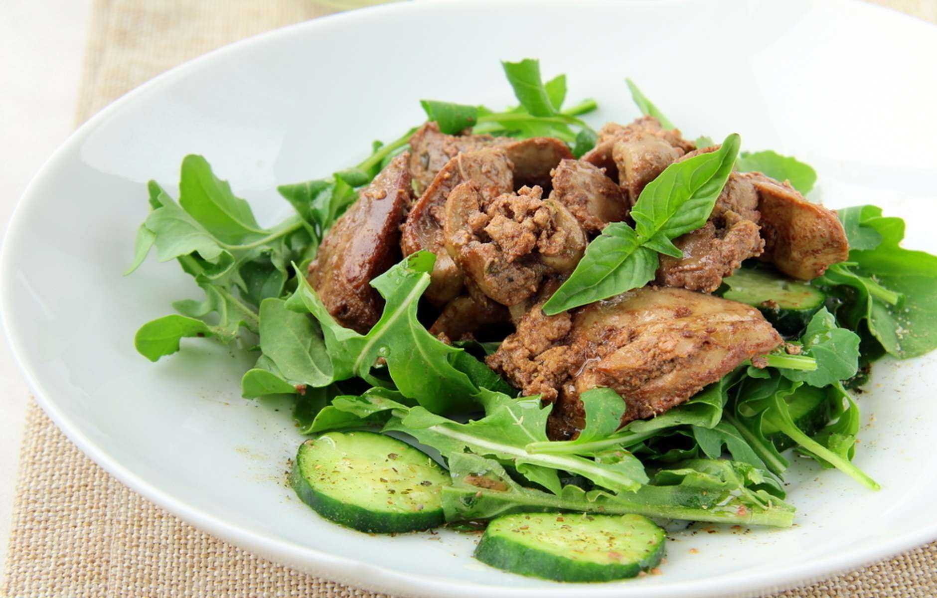 Салат из куриной печени — простые и вкусные рецепты