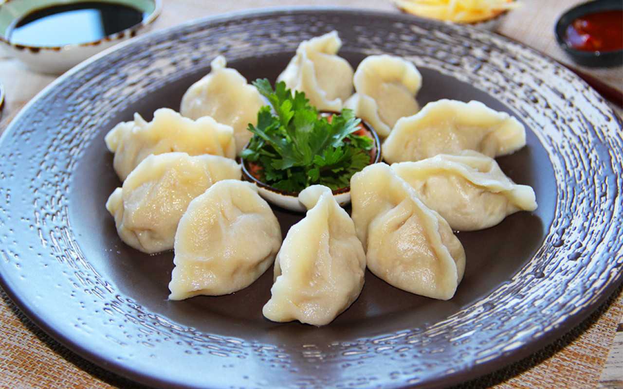 Фарш на пельмени — сочный и вкусный: 10 рецептов начинки для домашних пельменей