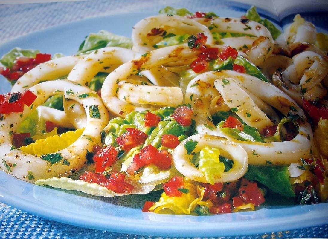 Салаты с кальмарами. 8 простых и самых вкусных пошаговых рецептов с фото