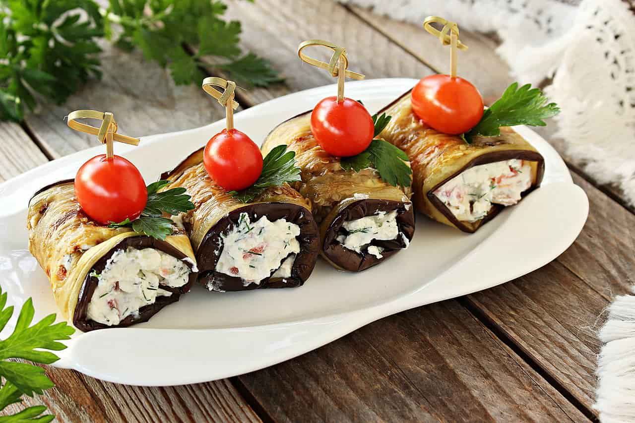 Рулетики из баклажанов с сыром и чесноком: 12 рецептов с фото — самый смак