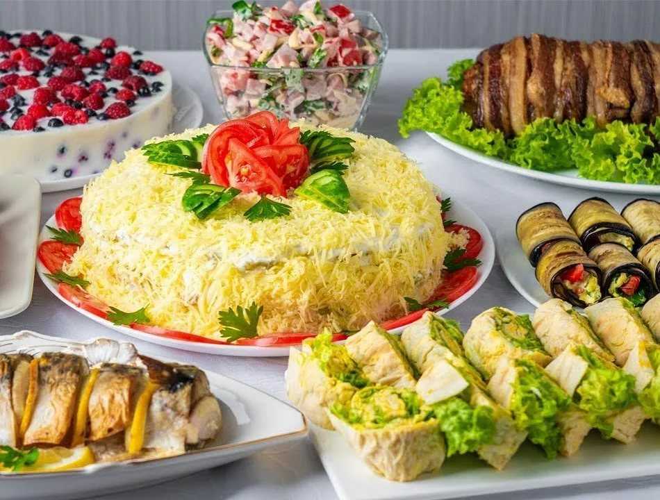 Пышная шарлотка с яблоками – самые вкусные рецепты