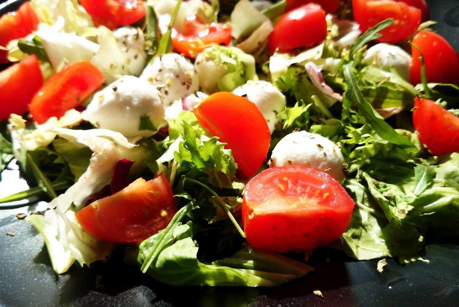 Салат с рукколой помидорами черри и моцареллой - рецепт легкий | народные знания от кравченко анатолия
