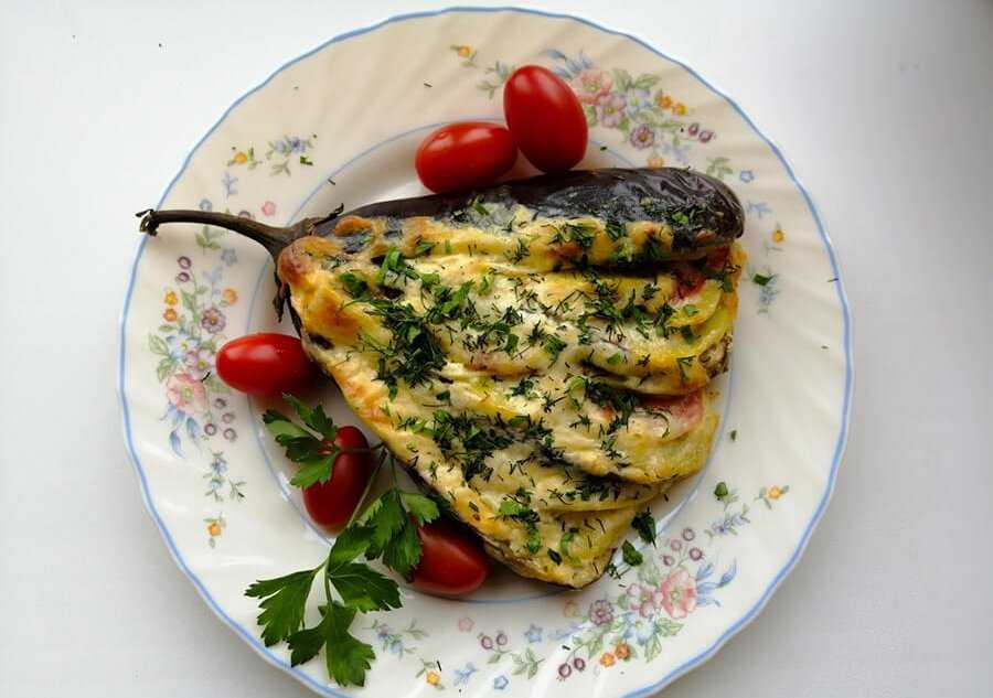 Фаршированные баклажаны в духовке с овощами и сыром рецепт с фото