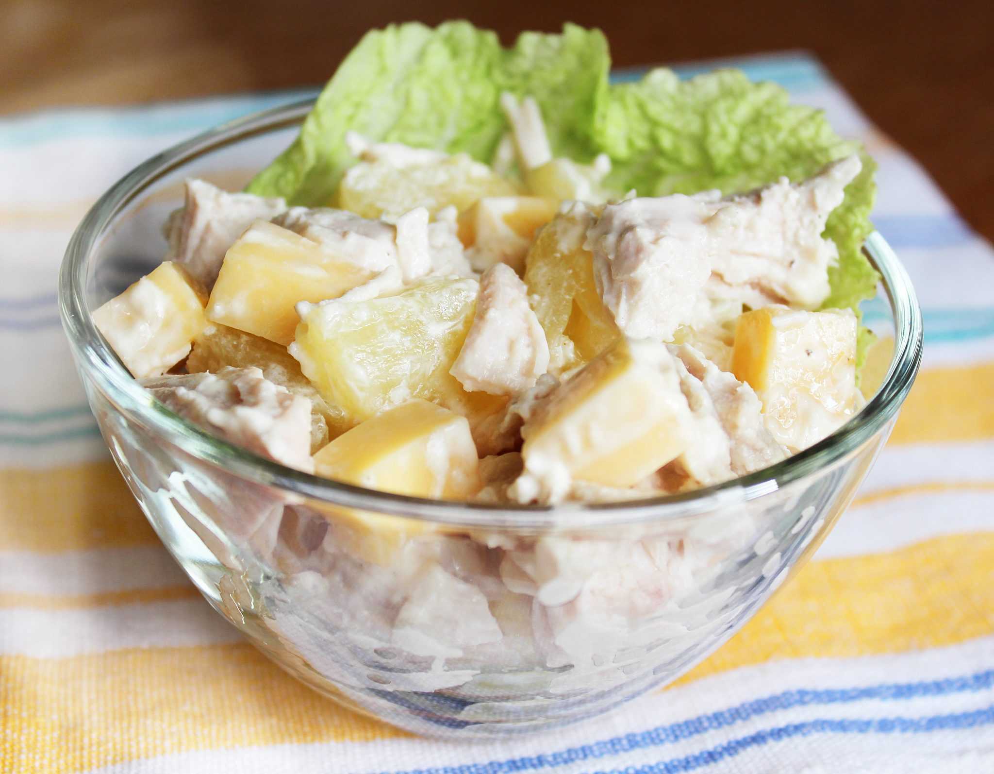 Салат с курицей и ананасами — 10 простых и вкусных классических рецептов