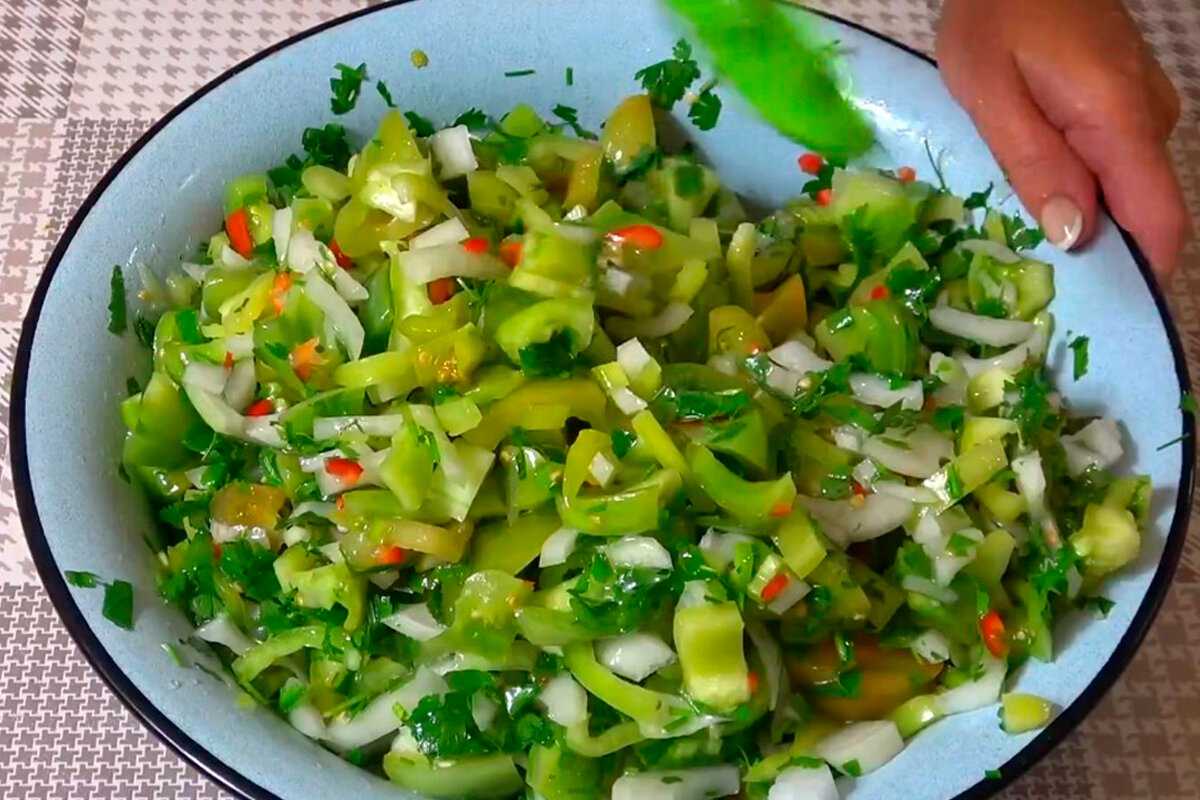 Салат из зеленых помидор на зиму - простые рецепты вкусного салата