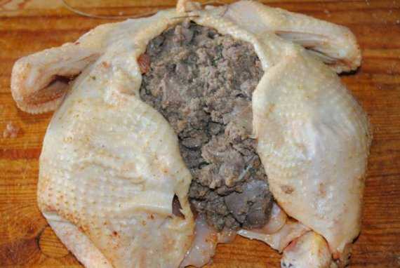 Курица, фаршированная блинами: пошаговый рецепт :: syl.ru