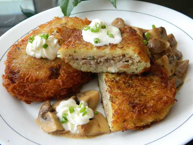 Драники с мясом – рецепты в духовке, в горшочке и в мультиварке. как приготовить белорусские картофельные драники с мясом?