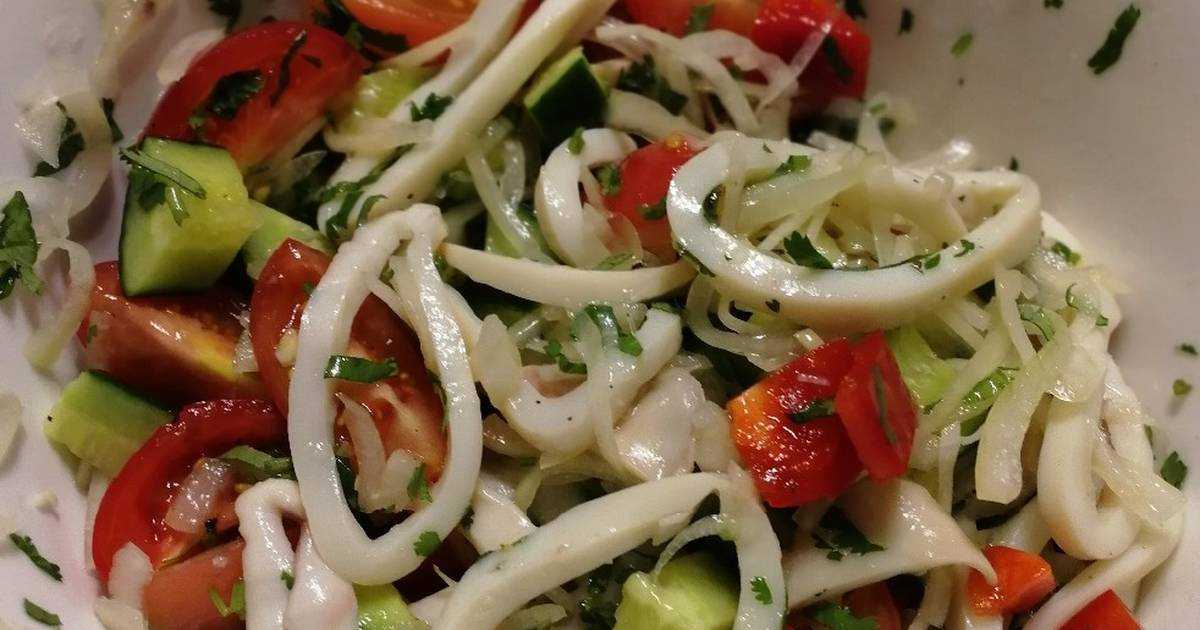 Салат с кальмарами - самые вкусные и простые рецепты
